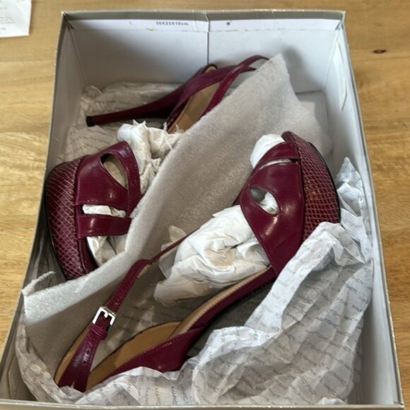 Marc Fisher fuchsia Patent Leather Platform T-Strap Heels Peep Toe - Picture 13 of 14